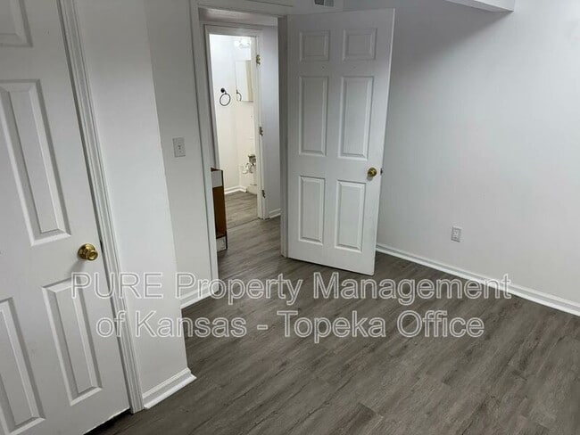 Building Photo - 9419 East 14th St S