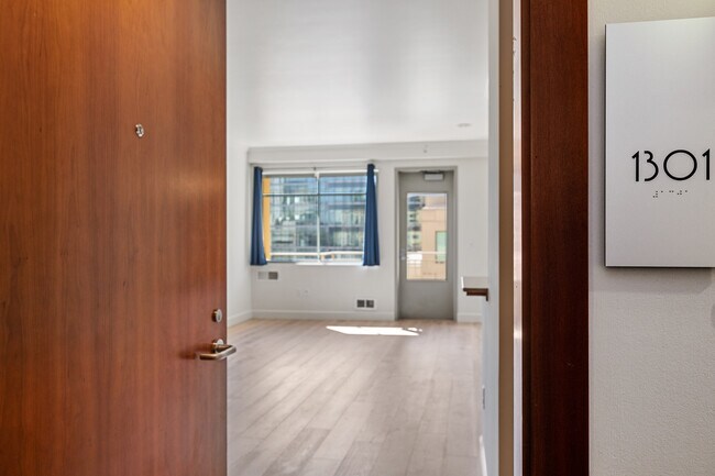 Building Photo - 246 2nd St