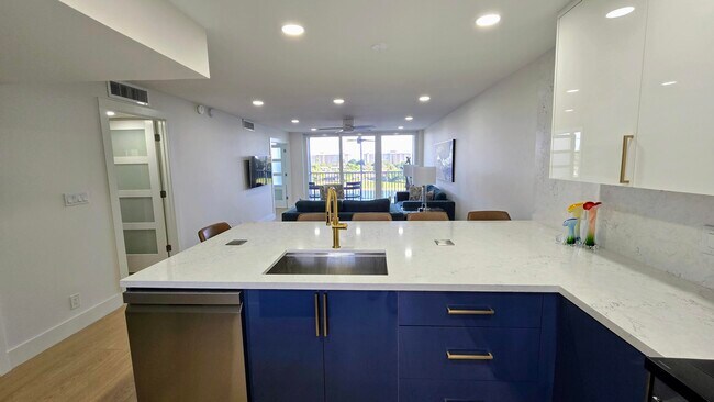 Building Photo - 3150 N Course Ln