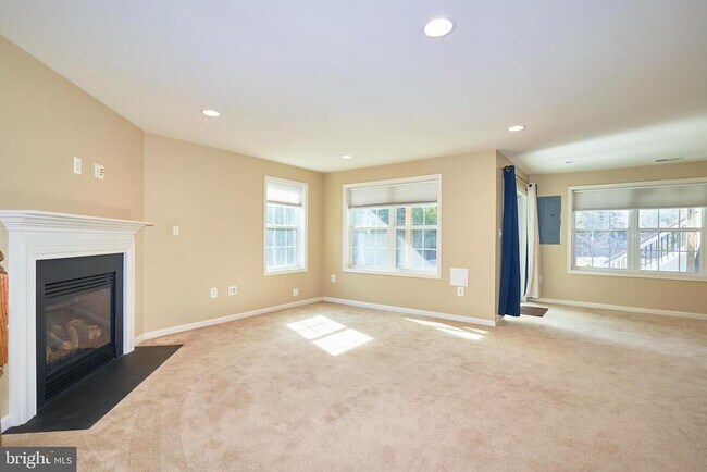 Building Photo - 41625 Broxbourne Terrace