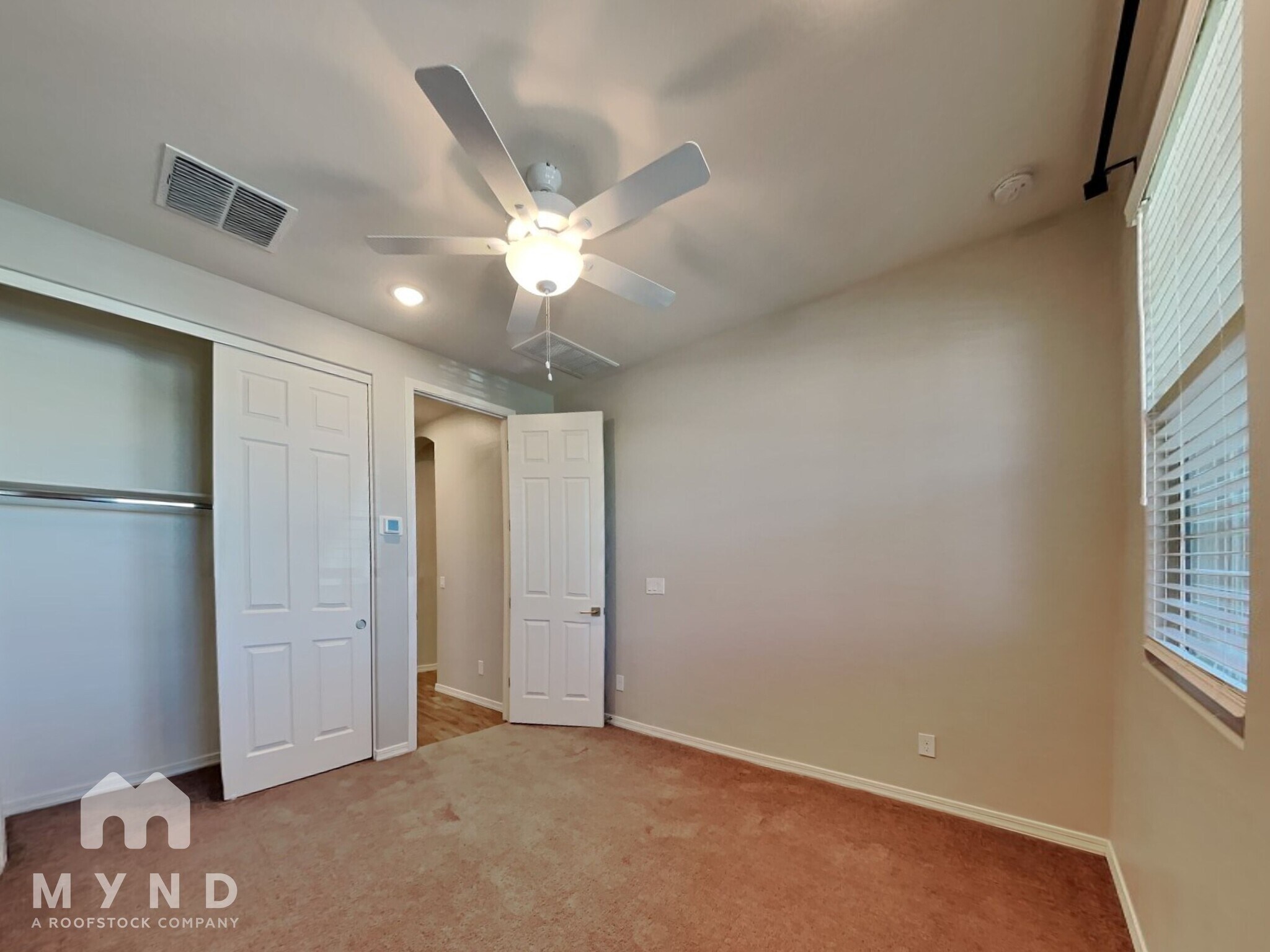 Building Photo - 15093 W Latham St