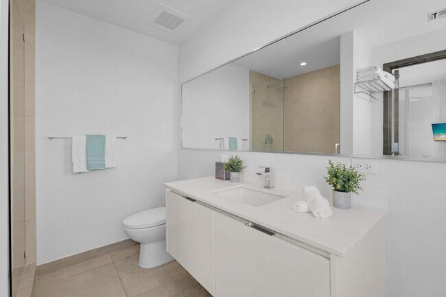 Building Photo - 777 N Ocean Dr