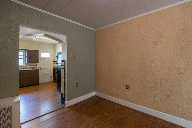 Building Photo - Charming South Philadelphia Home