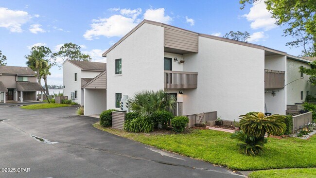 Building Photo - 6901 N Lagoon Dr