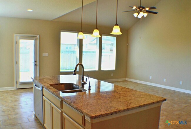 Building Photo - 3127 Pinecone Cove