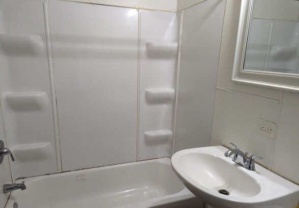 Building Photo - Newly Renovated 3-Bedroom Apartment in Michigan City - $1095