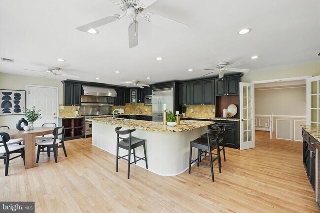 Building Photo - 8121 Briar Creek Dr
