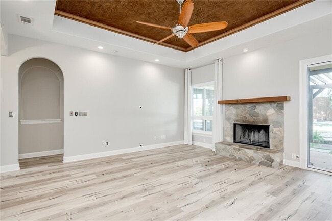 Building Photo - 12600 River Bend