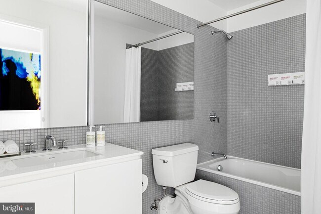 Building Photo - 1357 R St NW