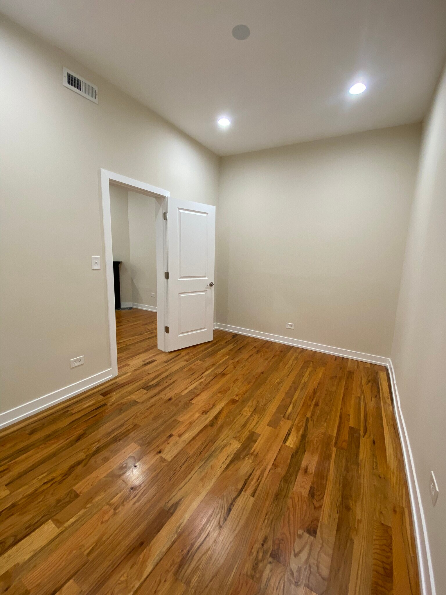 Building Photo - 2986 N Elston Ave