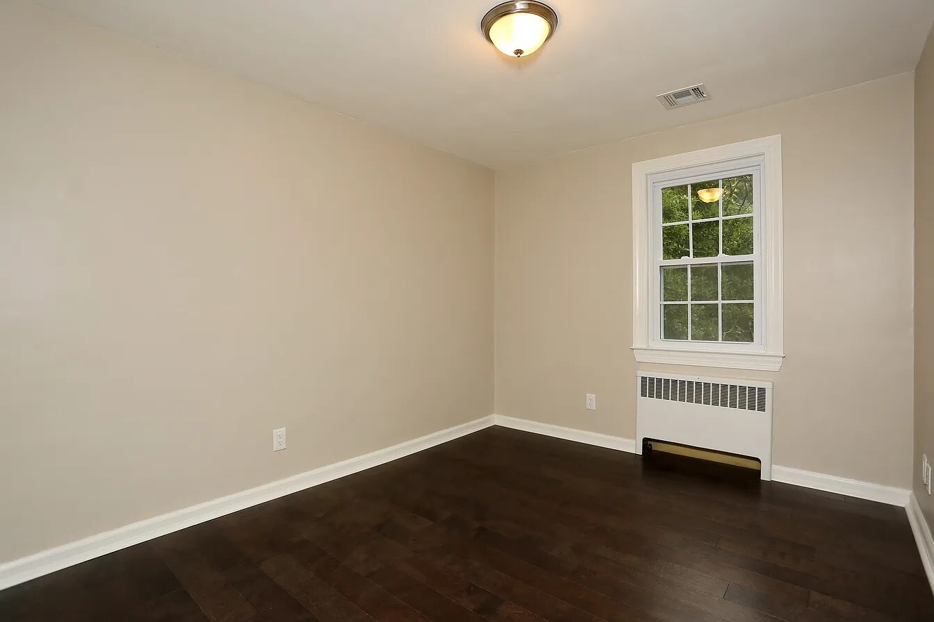 Building Photo - 28 Princeton Pl