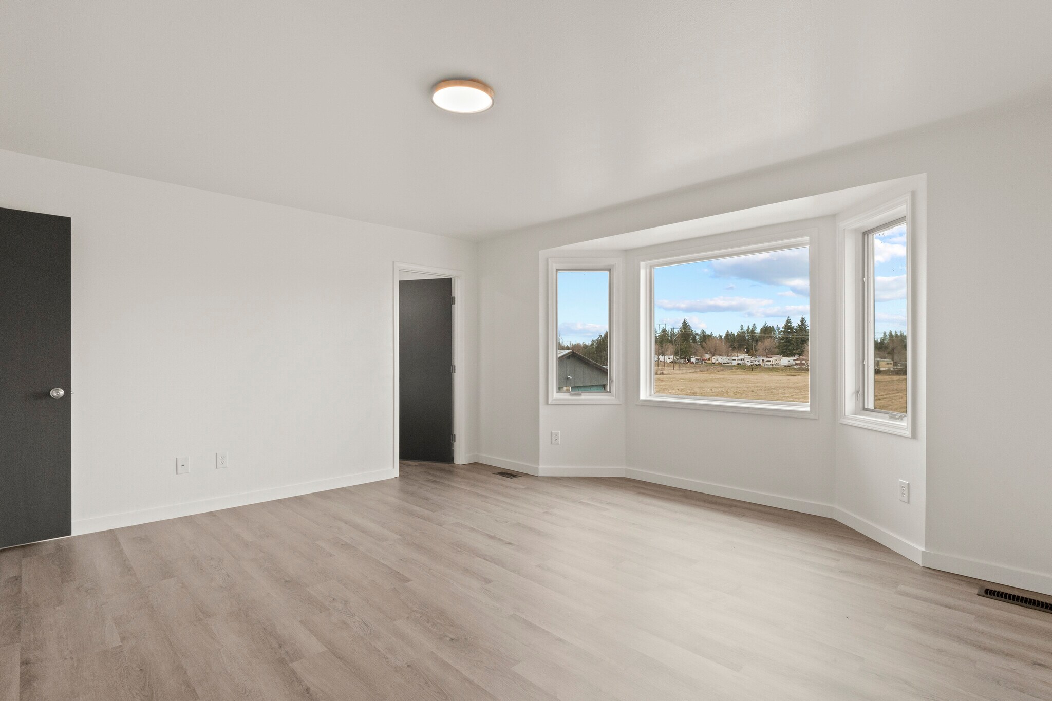 Building Photo - 5704 W Garden Springs Rd