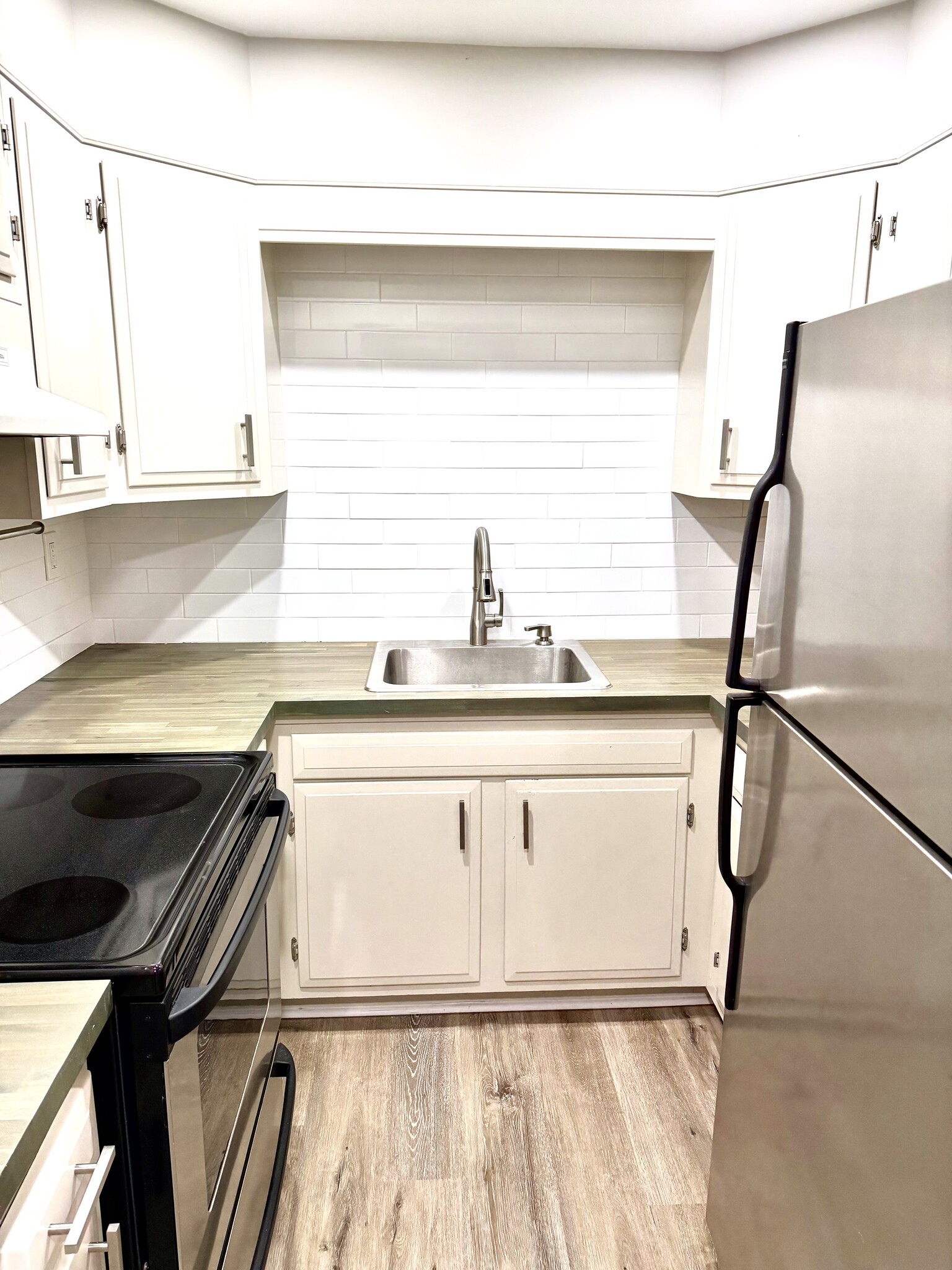 Building Photo - 11 Wild Oaks Rd