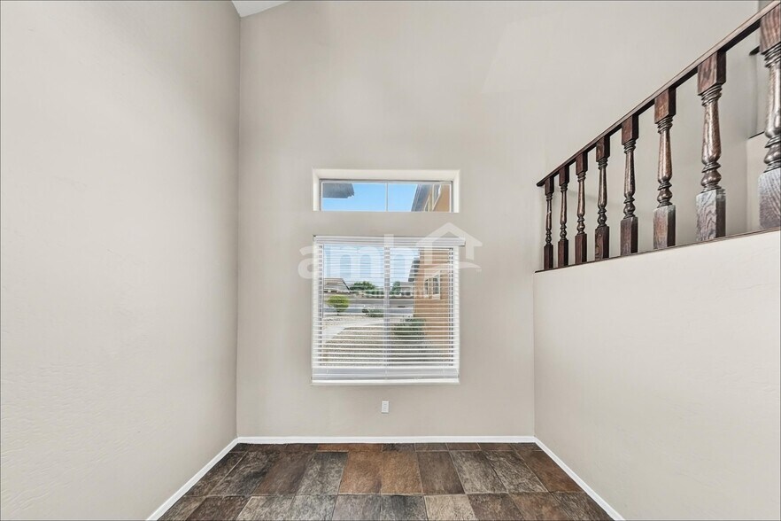 Building Photo - 2982 S 256th Dr