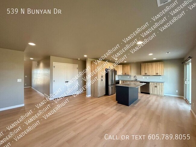Building Photo - 539 BUNYAN Dr