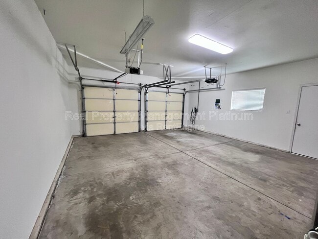 Building Photo - 1030 E Royal Dornoch Ave
