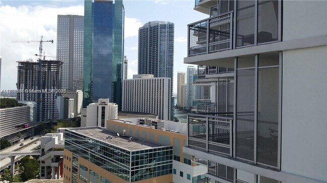 Building Photo - 350 S Miami Ave