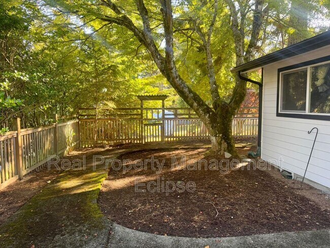 Building Photo - 14722 84th Ave NE