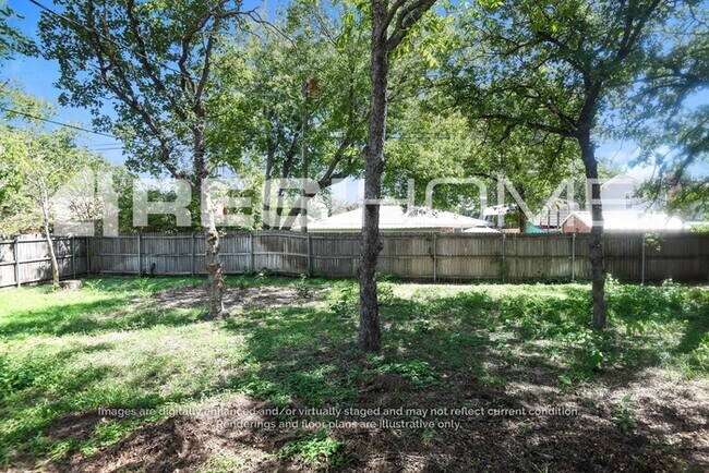 Building Photo - 820 Timberoaks Dr
