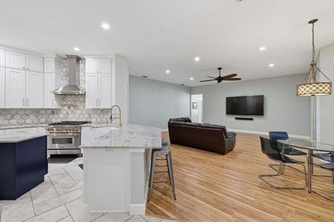 Building Photo - 8210 Prairie Ridge Way