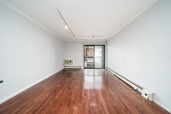 Building Photo - 7117 Park Ave