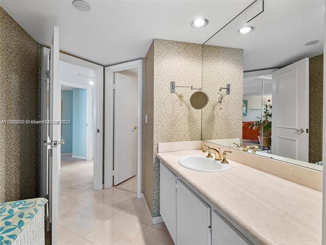 Building Photo - 2333 Brickell Ave