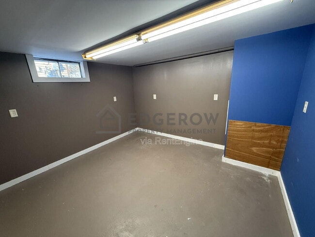 Building Photo - 2540 Ancient Dr SW