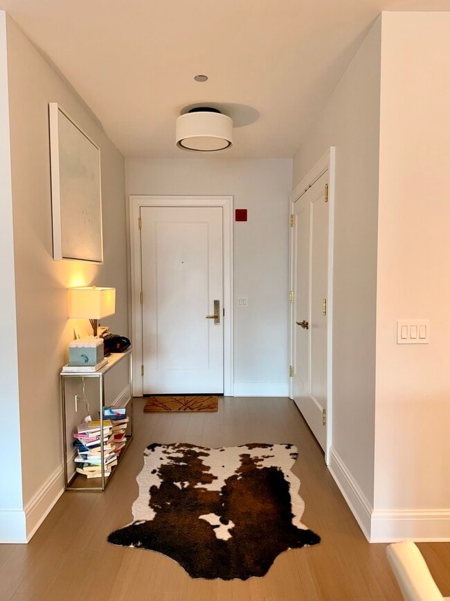 Building Photo - 514 N Peshtigo Ct