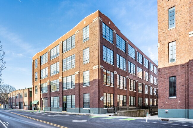 Building Photo - 630 N College Ave