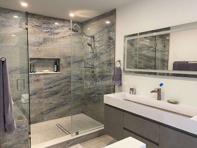 Building Photo - 791 Terrace Rd