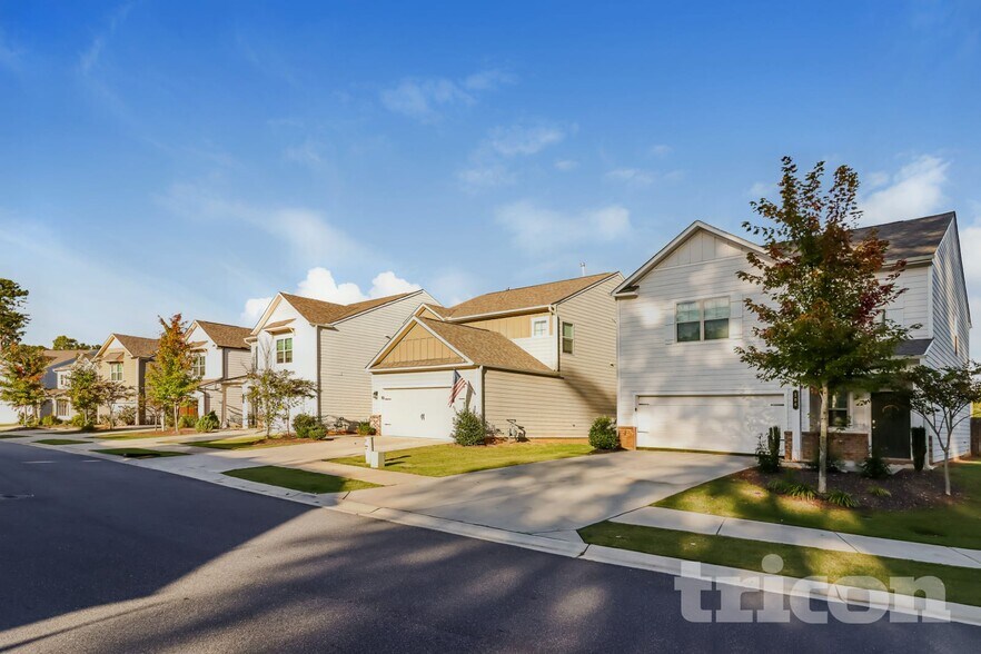 Building Photo - 203 Chapelcrest Ln