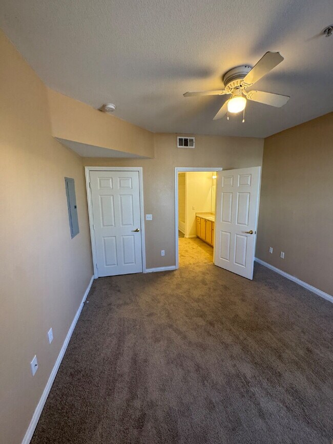Building Photo - One bedroom, one full bath, FULL sized washer/dryer, with one carport AND a detached garage