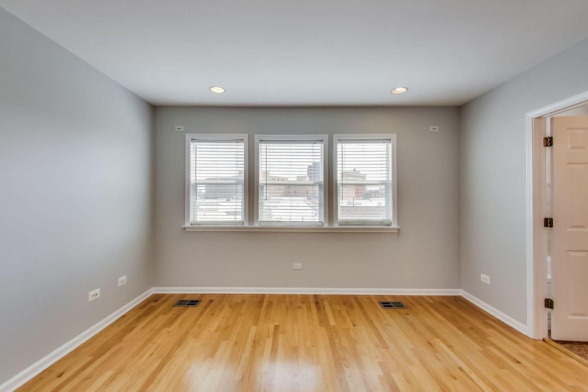 Building Photo - 1632 W Blackhawk St
