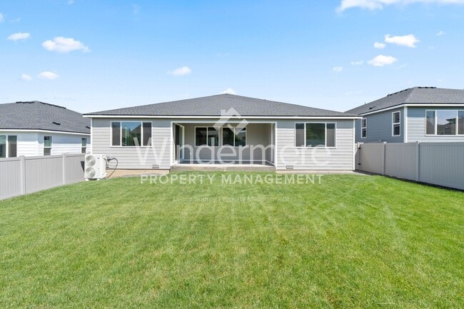 Building Photo - **September** New 3-Bedroom Home In Eagle Ridge