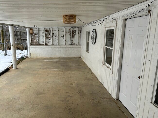 Building Photo - 1146 Lancaster Pike