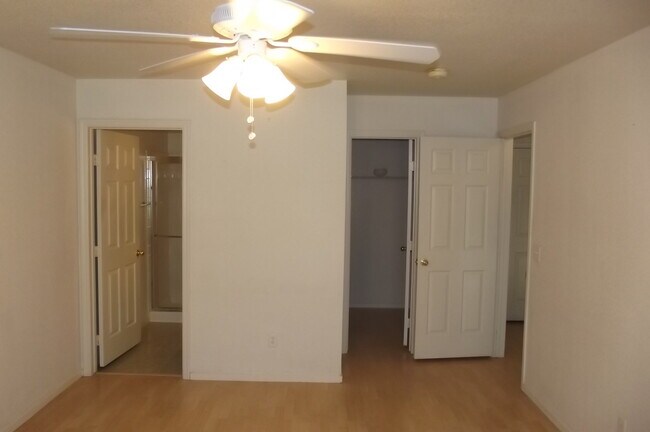 Building Photo - Northwest