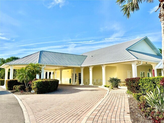 Building Photo - AVAILABLE 2026 SEASON! HERITAGE LAKES COND...