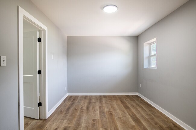 Building Photo - 3136 Spring Place Rd SE