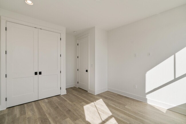 Building Photo - 94 Woodshire Dr