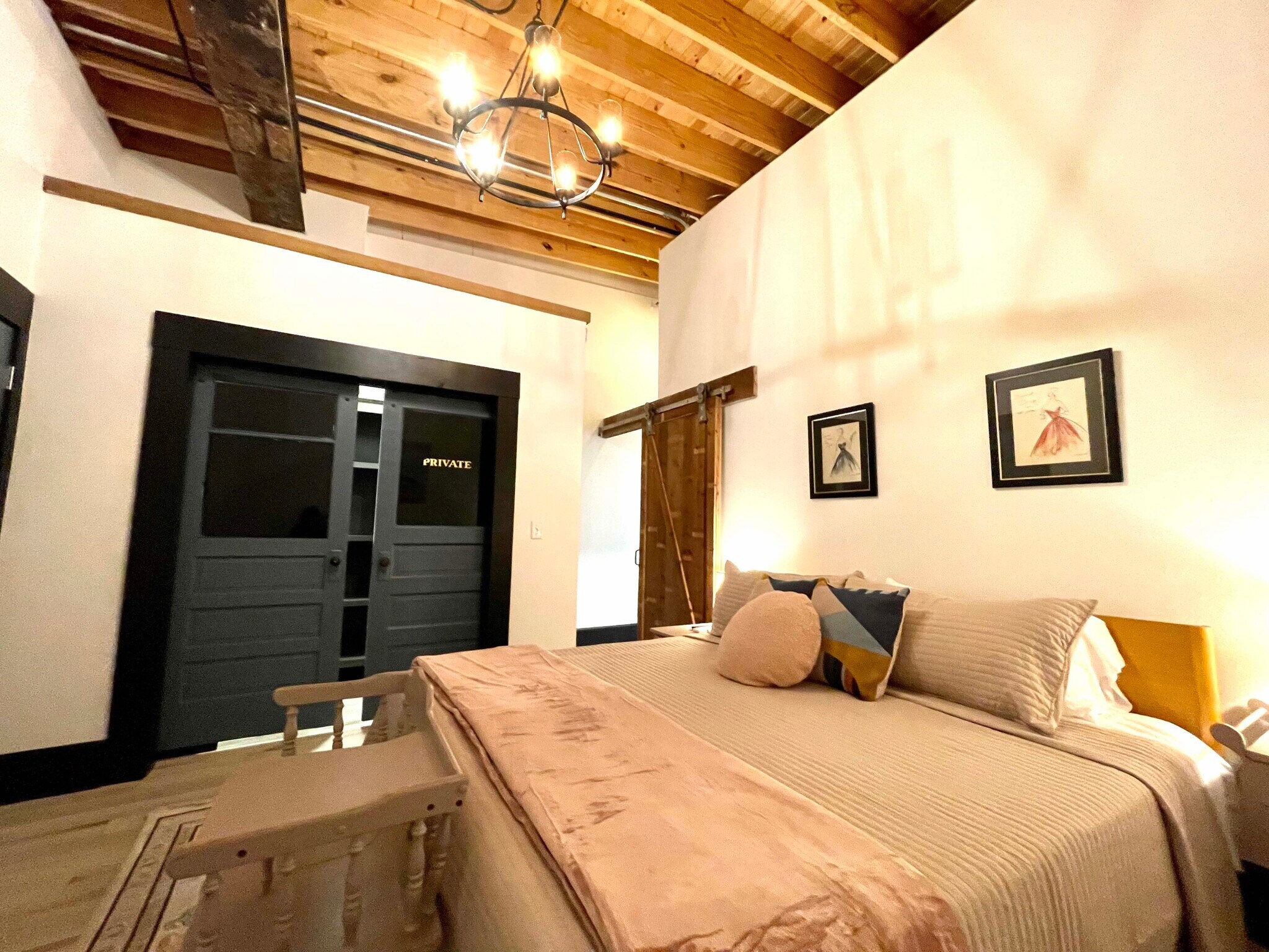 Building Photo - 719 S. Baker St.