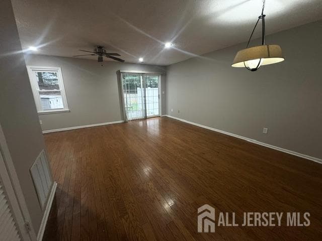 Building Photo - 81 Woodmere Dr