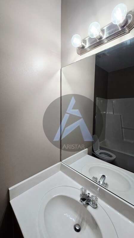 Building Photo - 223 Elmbrook Ln