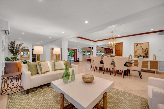 Building Photo - 2500 Hibiscus Pl