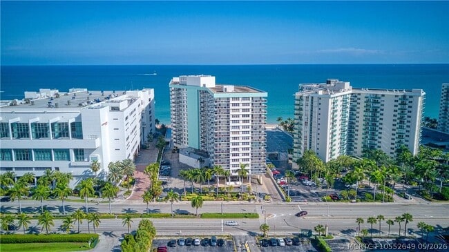 Building Photo - 3725 S Ocean Dr