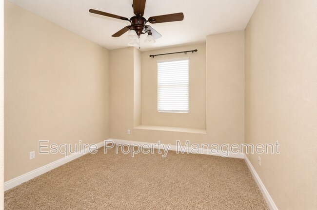 Building Photo - 2337 Chapel Dr