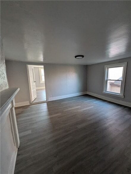 Building Photo - 241 E 18th Ave
