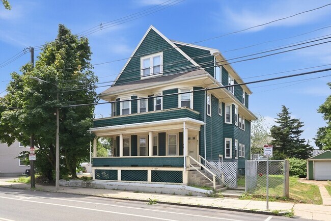 Building Photo - 311 N Harvard St