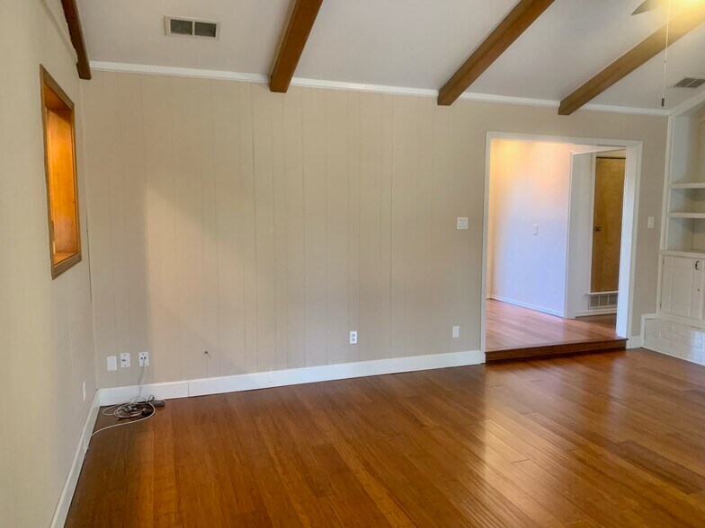 Building Photo - 5207 90th St