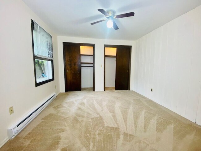 Building Photo - 420 S Maple Ave