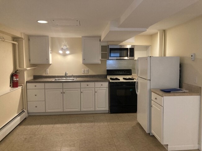 Building Photo - 60 Spruce St